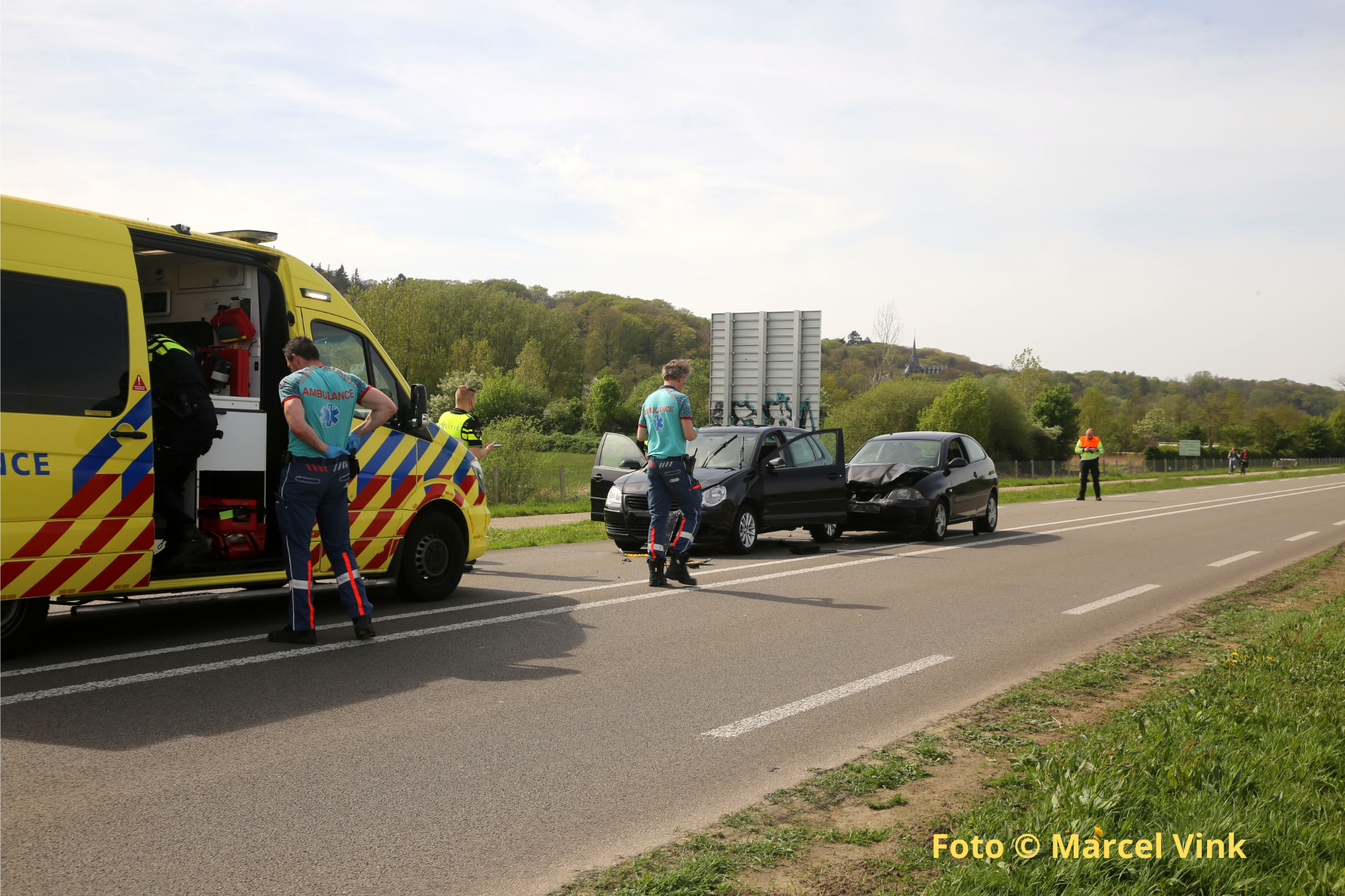 Drie auto’s betrokken bij ongeluk op N325 in Beek