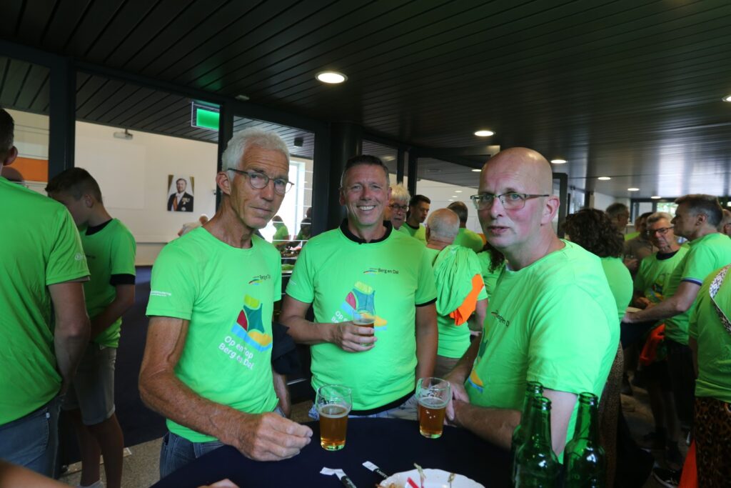 Traditionele uitreiking 4Daagse-shirt gemeente Berg en Dal 2025